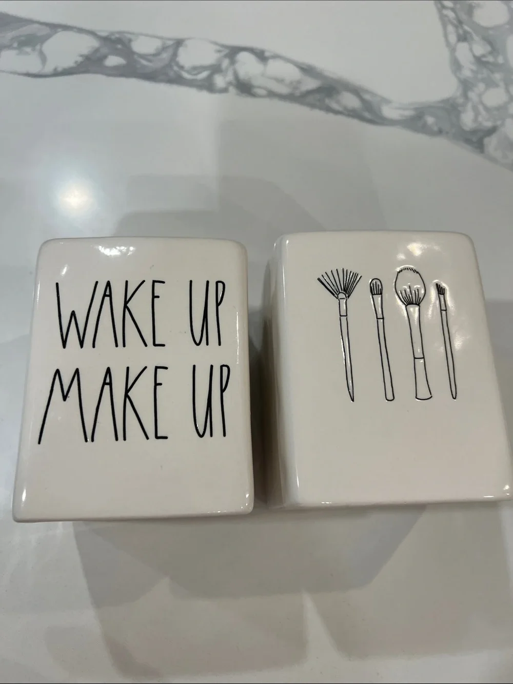 Rae Dunn 💄💋 Make up Holder.